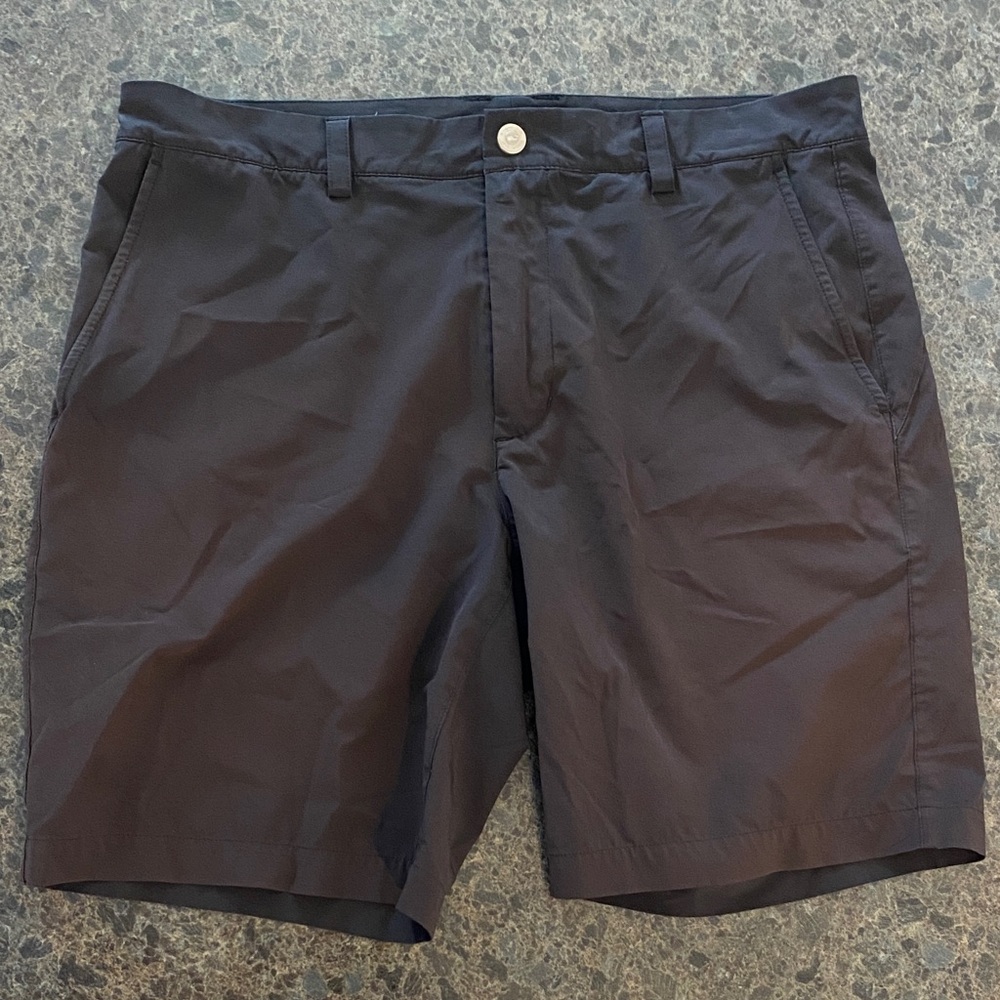 Vineyard Vines Men's Black Fairway Short 34